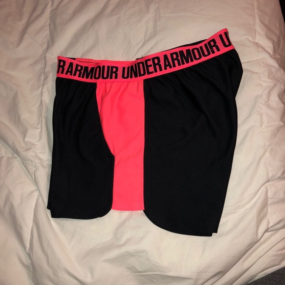 Under Armour Loose Fit Shorts - Picture 3 of 4